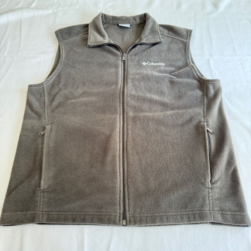 🎉😀CLEARANCE SALE!!😀🎉COLUMBIA Men's Gray Fleece Zip Front Vest